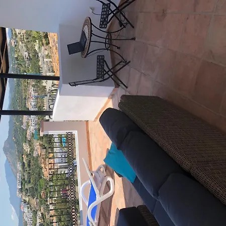 Casa Rose - La Heredia Апартаменты Бенахавис