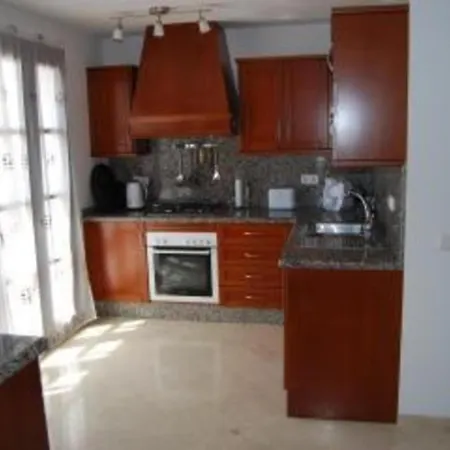 Casa Rose - La Heredia Апартаменты Бенахавис